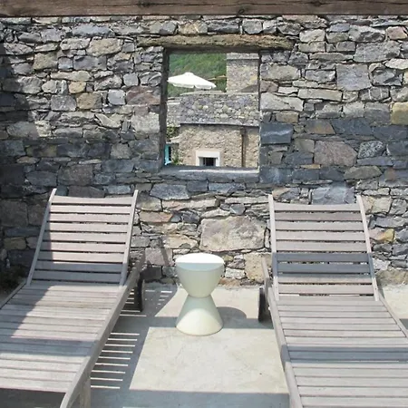 2 Bed House Sleeps 5 - Terrace - Communal Pool Colletta