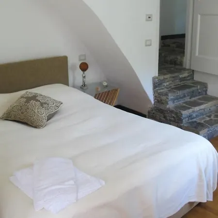 2 Bed House Sleeps 5 - Terrace - Communal Pool Colletta