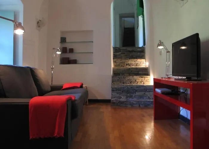 2 Bed House Sleeps 5 - Terrace - Communal Pool Σπίτι διακοπών *